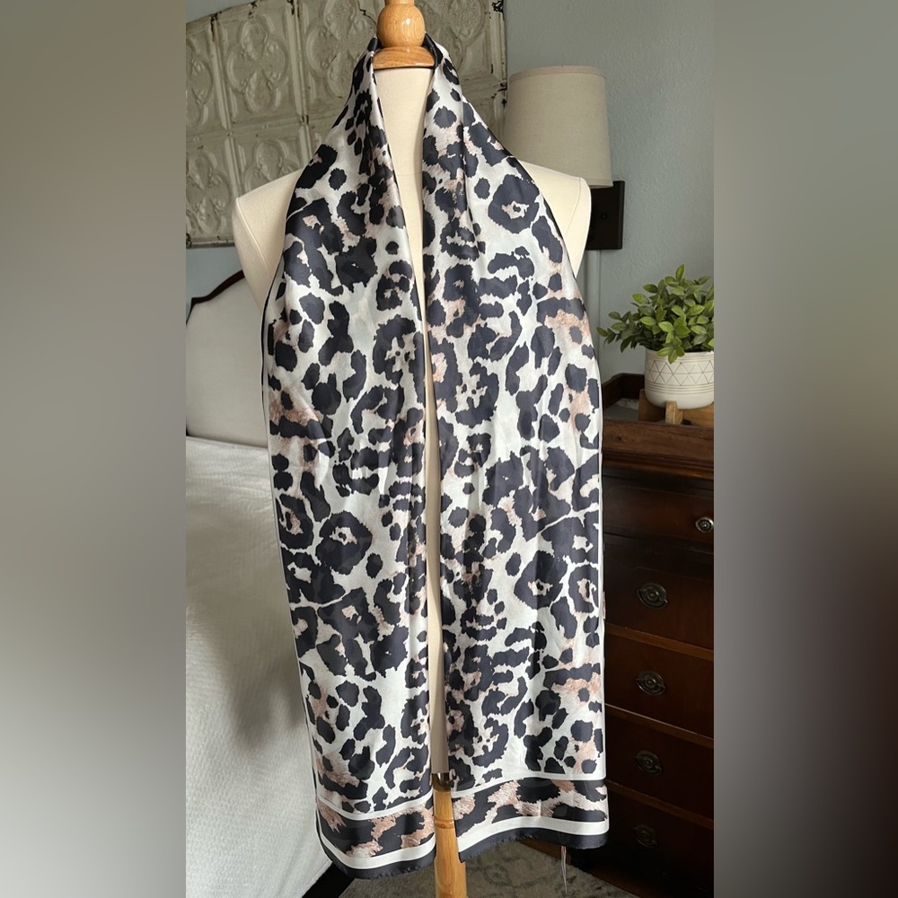 Vince Camuto  Leopard Print Scarf